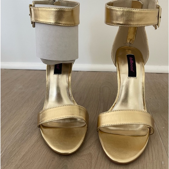 Dollhouse Clear heel Gold Heel Sandals 7 NEW - Picture 2 of 8